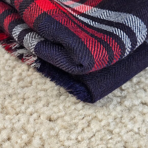 NWT Mii Lightweight 100% Wool Plaid Wrap Scarf Shawl - Picture 12 of 12